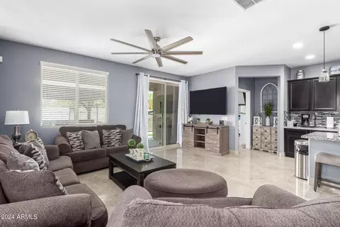 2432 E Fawn Dr, Phoenix, AZ 85042 photo 5
