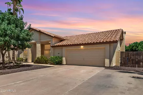 9025 S Dateland Dr, Tempe, AZ 85284