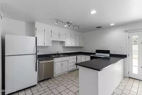 3926 E Hillery Dr, Phoenix, AZ 85032 photo 13