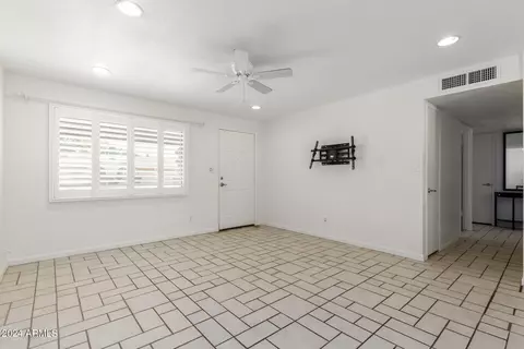 3926 E Hillery Dr, Phoenix, AZ 85032 photo 6