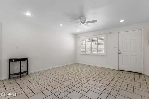 3926 E Hillery Dr, Phoenix, AZ 85032 photo 5