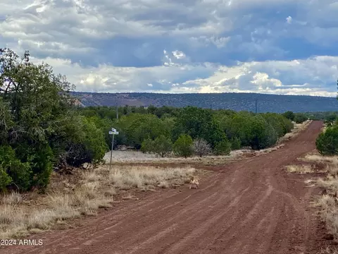 860 W Cienega Dr #-, Ash Fork, AZ 86320