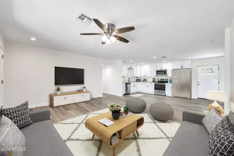 2902 W Cactus Rd, Phoenix, AZ 85029 photo 7