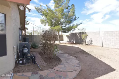 Exterior - 423 S Arroya Rd, Apache Junction, AZ 85119 photo 8 of 12