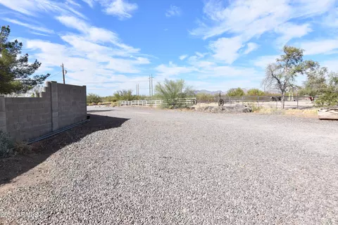 Exterior - 423 S Arroya Rd, Apache Junction, AZ 85119 photo 9 of 12