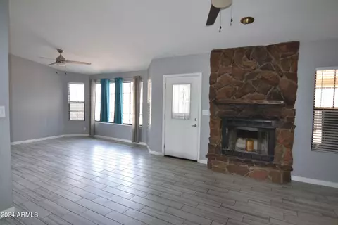 Living - 423 S Arroya Rd, Apache Junction, AZ 85119 photo 5 of 6