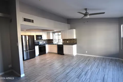 Living - 423 S Arroya Rd, Apache Junction, AZ 85119 photo 1 of 6