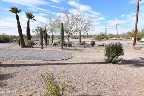 Exterior - 423 S Arroya Rd, Apache Junction, AZ 85119 photo 11 of 12