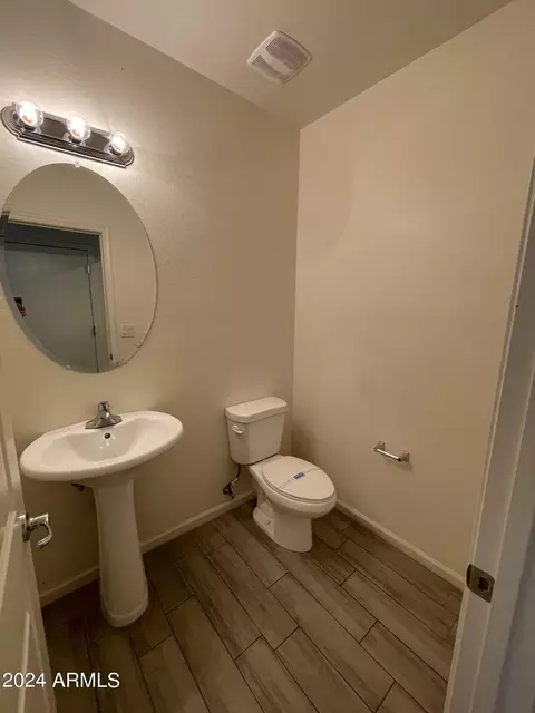 Bath - 1721 W Pollack St, Phoenix, AZ 85041 photo 4 of 4