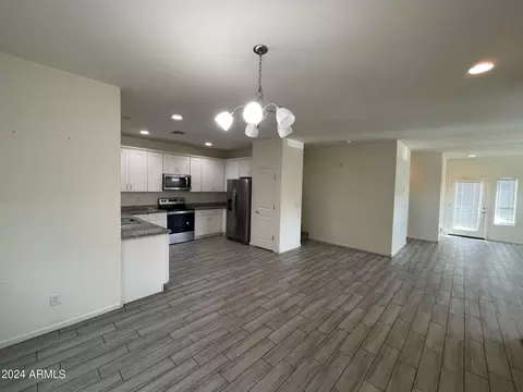 7305 S 17th Dr, Phoenix, AZ 85041 photo 5