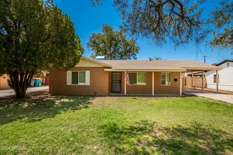 7048 N 26th Dr, Phoenix, AZ 85051