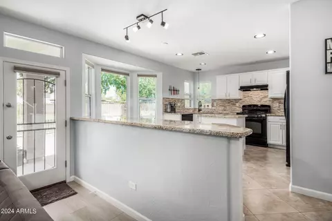 1316 E Marcella Ln, Gilbert, AZ 85295 photo 12