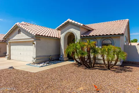 7124 N 81st Ln, Glendale, AZ 85303