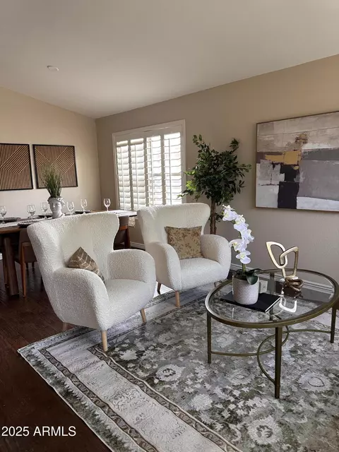 Living - 3817 E Irma Ln, Phoenix, AZ 85050 photo 6 of 13