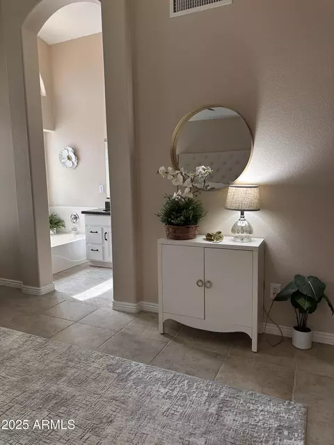 Entry Way - 3817 E Irma Ln, Phoenix, AZ 85050 photo 5 of 6