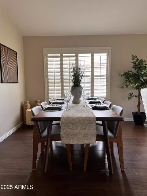 Dining - 3817 E Irma Ln, Phoenix, AZ 85050 photo 3 of 5