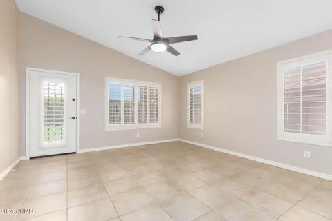 Living - 3817 E Irma Ln, Phoenix, AZ 85050 photo 13 of 13