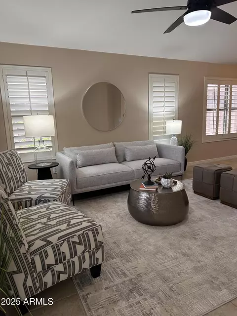 Living - 3817 E Irma Ln, Phoenix, AZ 85050 photo 12 of 13