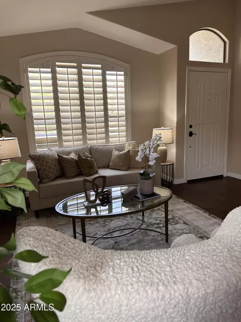 Living - 3817 E Irma Ln, Phoenix, AZ 85050 photo 2 of 13