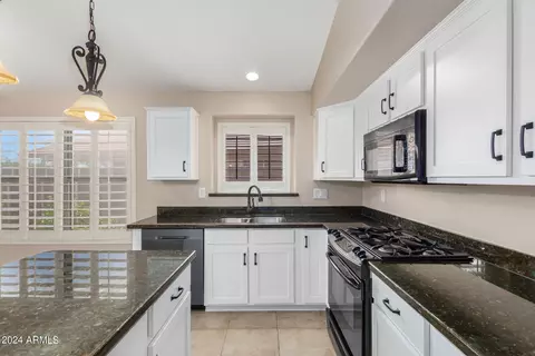 Kitchen - 3817 E Irma Ln, Phoenix, AZ 85050 photo 10 of 10