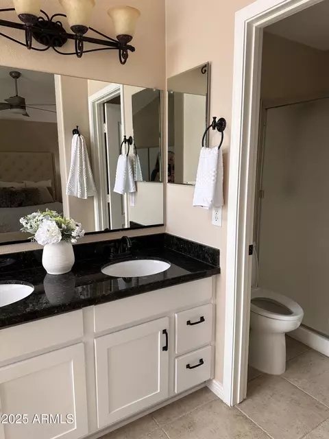 Bath - 3817 E Irma Ln, Phoenix, AZ 85050 photo 3 of 5