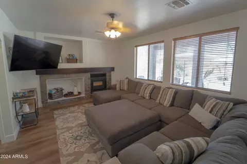 740 Eagle Ln, Gilbert, AZ 85296 photo 9