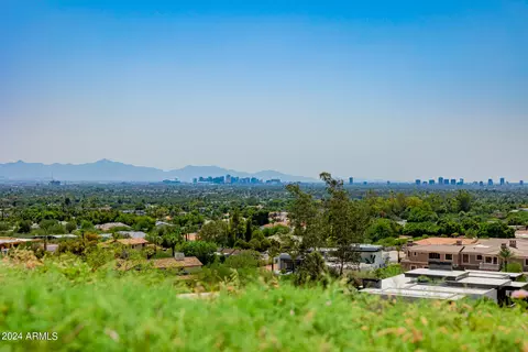 View/Area - 5310 E Wonderview Rd, Phoenix, AZ 85018 photo 2 of 2