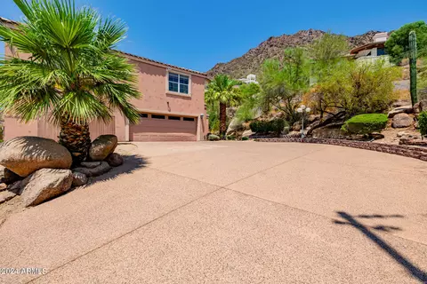 Exterior - 5310 E Wonderview Rd, Phoenix, AZ 85018 photo 4 of 13