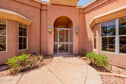 Exterior - 5310 E Wonderview Rd, Phoenix, AZ 85018 photo 6 of 13