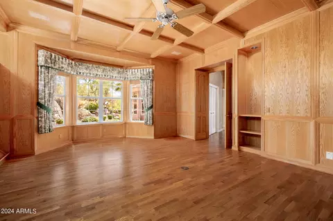 Living - 5310 E Wonderview Rd, Phoenix, AZ 85018 photo 9 of 10
