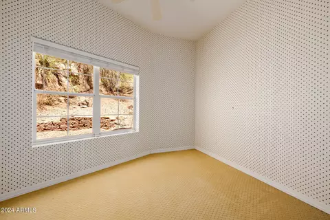 Bedroom - 5310 E Wonderview Rd, Phoenix, AZ 85018 photo 2 of 4