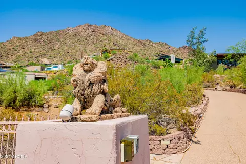 Exterior - 5310 E Wonderview Rd, Phoenix, AZ 85018 photo 2 of 13