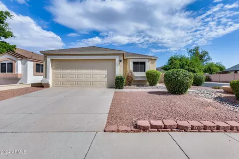 4020 W Villa Linda Dr, Glendale, AZ 85310