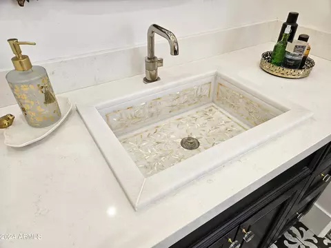 Bath - 8265 E Kramer Cir, Mesa, AZ 85207 photo 6 of 17