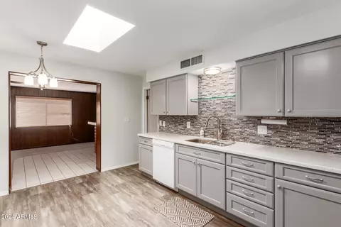 1336 E Alice Ave, Phoenix, AZ 85020 photo 2