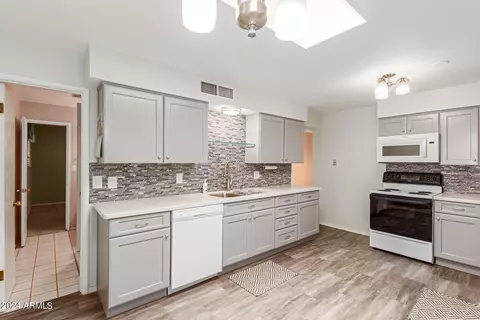 1336 E Alice Ave, Phoenix, AZ 85020