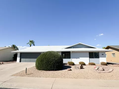 9822 W Royal Oak Rd, Sun City, AZ 85351