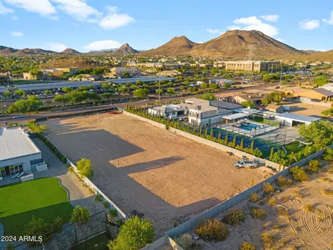 6943 W Hatfield Rd #A, Peoria, AZ 85383