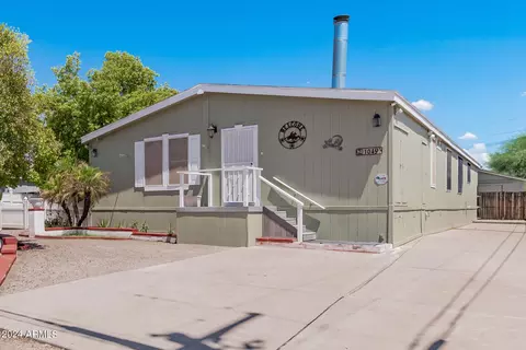 1049 S Warner Dr, Apache Junction, AZ 85120
