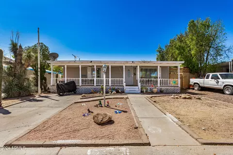 2539 E Oraibi Dr, Phoenix, AZ 85050 photo 2