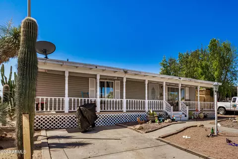 2539 E Oraibi Dr, Phoenix, AZ 85050 photo 3