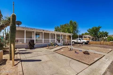 2539 E Oraibi Dr, Phoenix, AZ 85050 photo 4