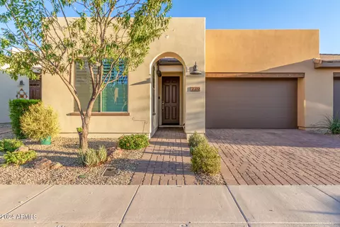 729 E Cobble Stone Dr, San Tan Valley, AZ 85140