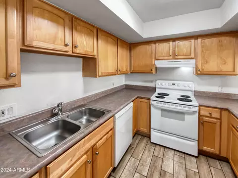 202 E Ruth Ave #8, Phoenix, AZ 85020 photo 3