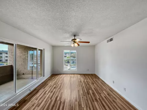 202 E Ruth Ave #8, Phoenix, AZ 85020 photo 5