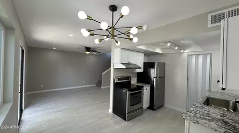 2256 W Wagon Wheel Dr, Phoenix, AZ 85021