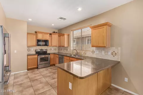 2330 W Beverly Rd, Phoenix, AZ 85041 photo 2