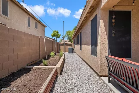 2597 S Buckaroo Trl, Gilbert, AZ 85295 photo 32