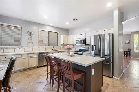 2597 S Buckaroo Trl, Gilbert, AZ 85295 photo 8