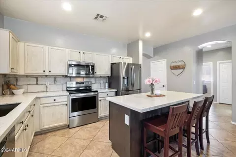 2597 S Buckaroo Trl, Gilbert, AZ 85295 photo 7